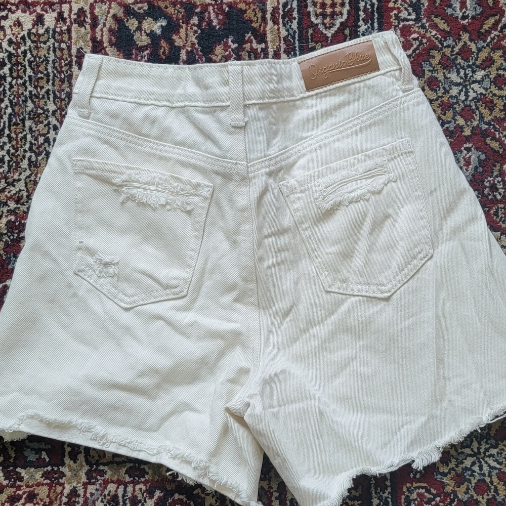 off-white shorts - Picture 2 of 3